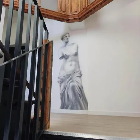 Kamienica Centrum 19 *